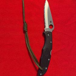 Couteau Spyderco Endura 4 noir &agrave; dents