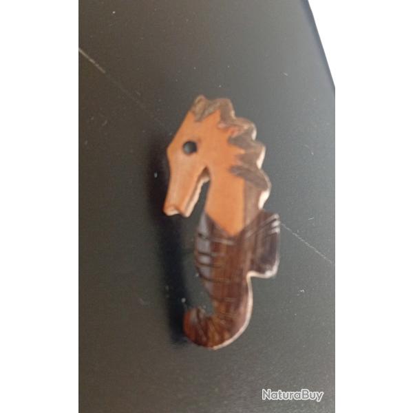 Hippodrome pin's en bois ref 3800