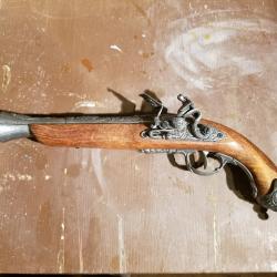 R&eacute;plique d&eacute;corative de pistolet &agrave; silex style XVIIIe si&egrave;cle / pirate.