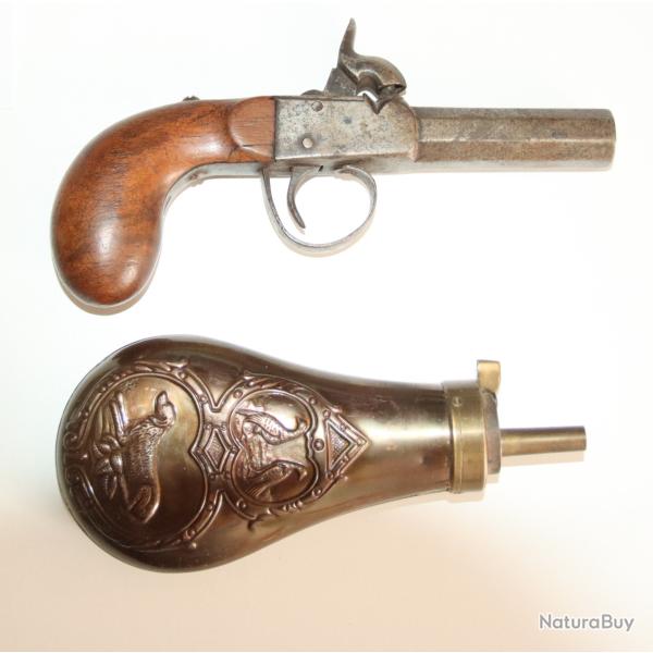 Pistolet � coffre + une poire � poudre