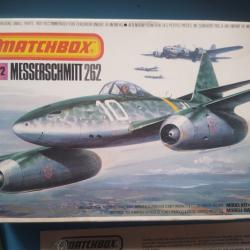 ancien kit maquette    avion                          matchbox messerchmitt 262