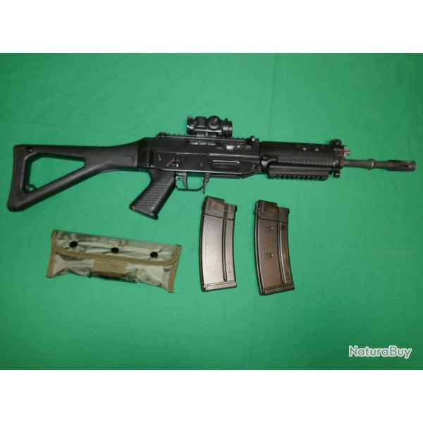 Carabine SIG 553 en 223Rem avec point rouge ACTUS Core 2, avec 2 chargeurs et kit de nettoyage