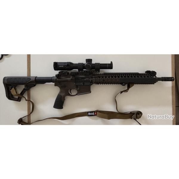 Daniel Defense M4A1 RIS II cal.5.56/45 canon de 14.5 pouce avec lunettes HAWKE FRONTIER 30 1-6x24