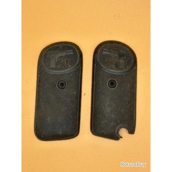 PAIRE DE PLAQUETTES DE PISTOLET BROWNING 1900- REPRODUCTION