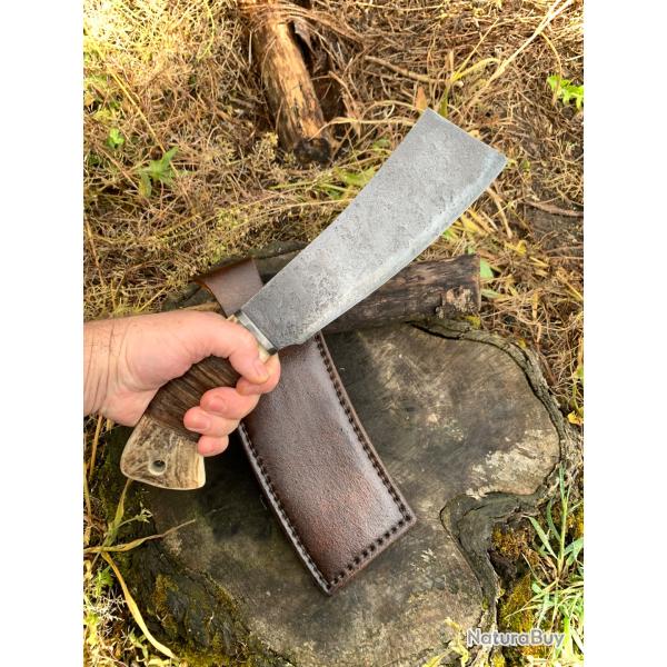 couteau , machette d'artisan / manche bois de cerf, lame acier carbone 1075
