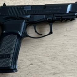 R&eacute;plique airsoft pistolet Bersa Thunder 9 pro CO2