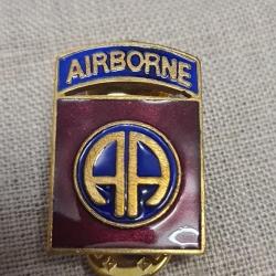Insigne , pin's  &eacute;maill&eacute; 81&eacute;me WW2 ( 1 )