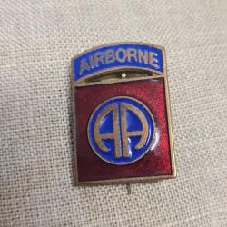 Insigne , broche   &eacute;maill&eacute; 81&eacute;me WW2  ( 1 )