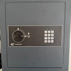 Coffre fort Standers 40l &agrave; code et &agrave; cl&eacute;s