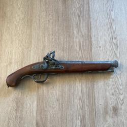 Pistolet &agrave; silex de style XVIIIe - Reproduction bois et m&eacute;tal