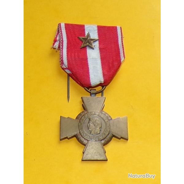 MEDAILLE CROIX DE LA VALEUR MILITAIRE AVEC UNE ETOILE DE CITATION   , REPUBLIQUE FRANCAISE  ,BON  ET
