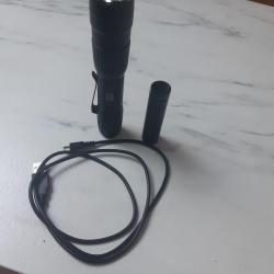 Lampe de poche tactique rechargabe pelican 7600