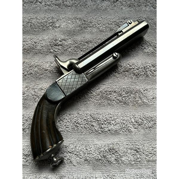 Pistolet juxtapos� � ba�onnette 9mm � broche