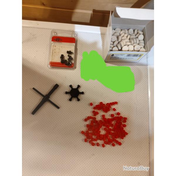 Lot : bourres feutre , cl� d�monte chemin�es , 6 chemin�es , poseur et protection d'amorces