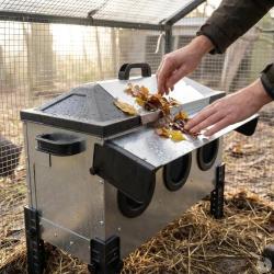 Mangeoire OLBA Robust&reg; 18 kg &agrave; 6 ouvertures anti-gaspillage