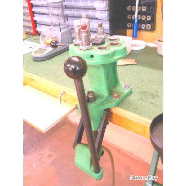 Presse de rechargement � tourelle 7 stations Redding T7.