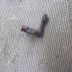 levier de d&eacute;verrouillage de canon de    pistolet Le Fran&ccedil;ais Manufrance (canon basculant)