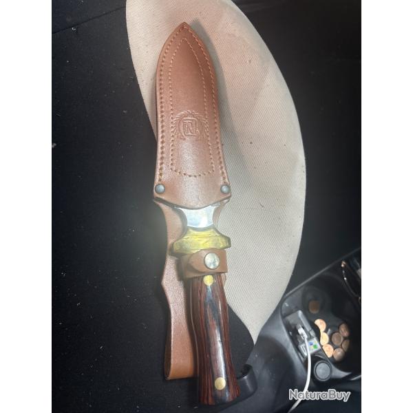 Couteau droit tr�s beau