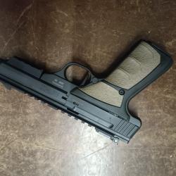 Pistolet browning Buck mark cal 22 lr