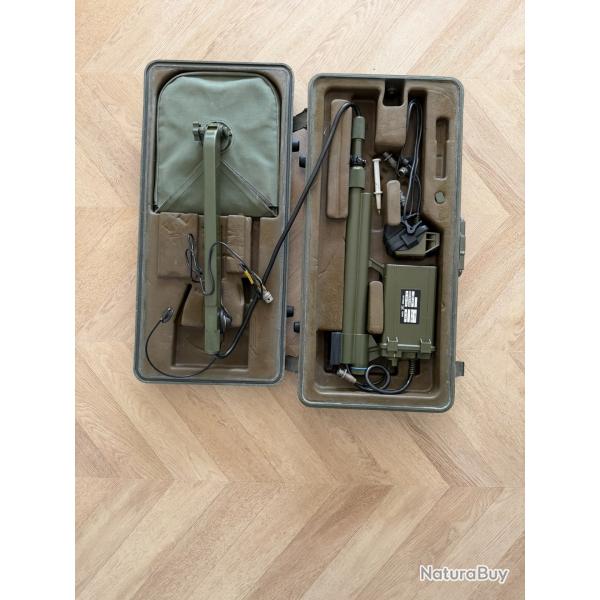 DHPM-1A D�tecteur de mines Arm�e Fran�aise GIAT - Vendu en l'�tat avec manuel d'origine - Collection