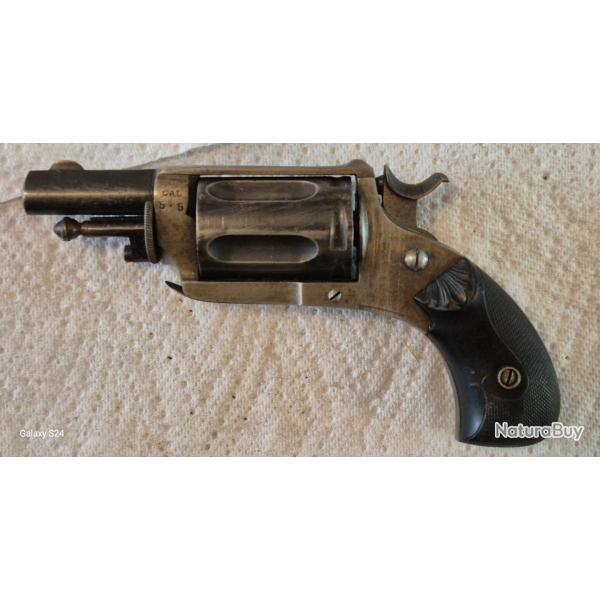 Revolver 5.5 ( 6mm) percussion centrale, en tres bel etat d'origine fonctionnement parfait