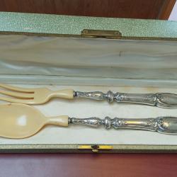 Set de 2 couverts &agrave; salade en corne - manches argent fourr&eacute; Minerve 1er titre