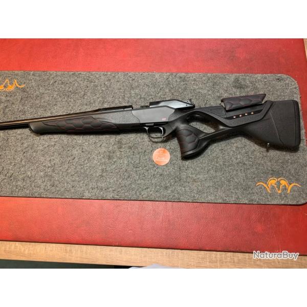 Carabine Blaser R8 ultimate cuir custom cal 7RM busc et devant avec surpiqures en nid d'abeille