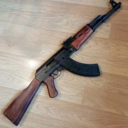 Ancienne r&eacute;plique d' AK 47 type Denix