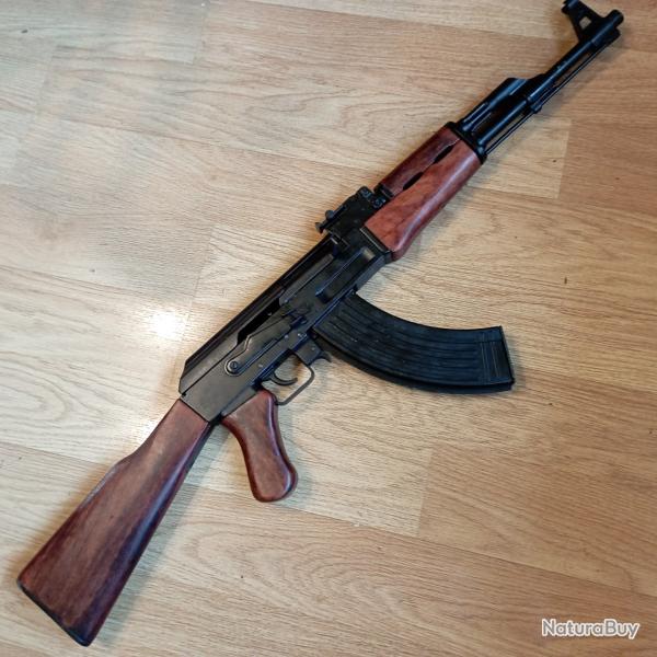Ancienne r�plique d' AK 47 type Denix