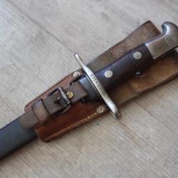 473119 Baionnette Suisse : fusil Rubin Schmidt 1889, 96/11 - Mdle 1900 &agrave; ergot. Avec porte fourreau