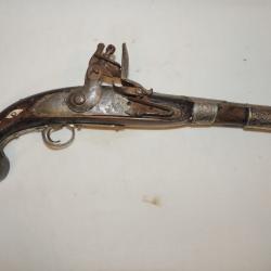 JOLI ANCIEN GRAND PISTOLET &agrave; SILEX - AFRIQUE DU NORD
