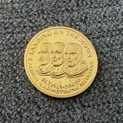 Pi&egrave;ce comm&eacute;morative or 24 carats - Premier pas sur la lune