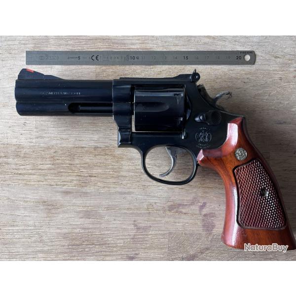 SMITH ET WESSON 586 4 POUCES