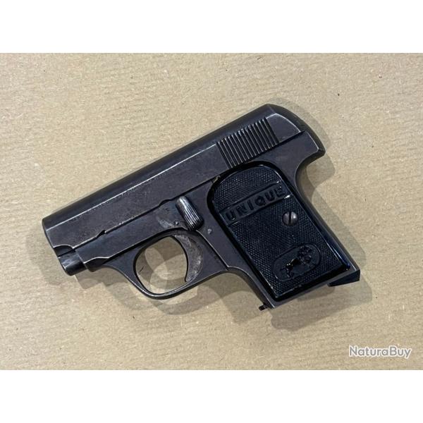 pistolet UNIQUE mod�le 10 calibre 6.35