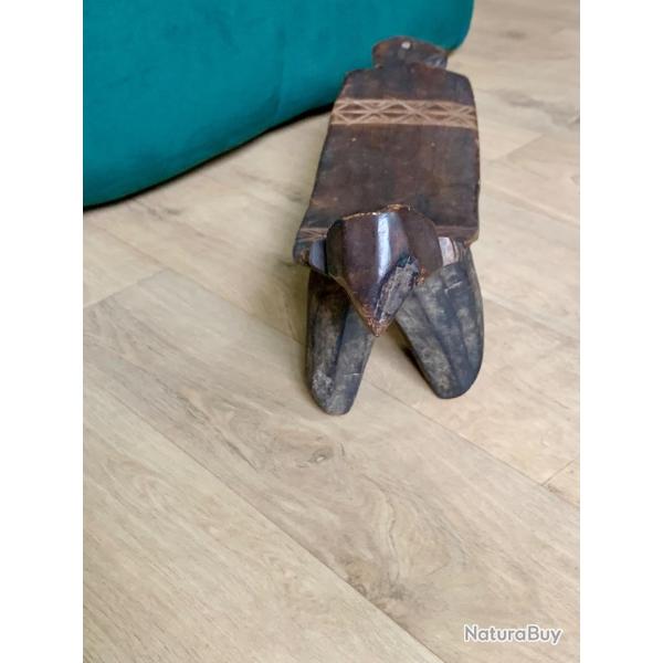 Ancien Si�ge Tripode �thiopien en Bois Monoxyle - Design Brut & Moderniste