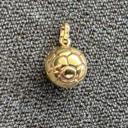 Pendentif or massif 18 carats - ballon - football - coupe du monde