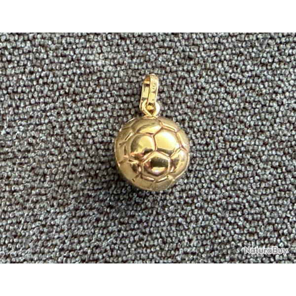 Pendentif or massif 18 carats - ballon - football - coupe du monde