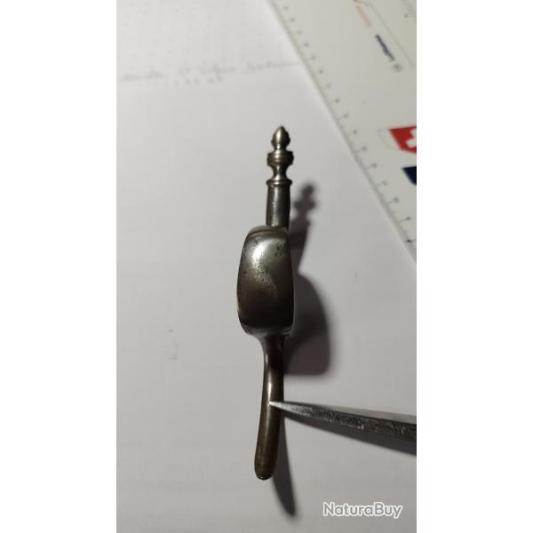 PONTET DE PISTOLET � SILEX OU � PERCUSSION ANCIEN -