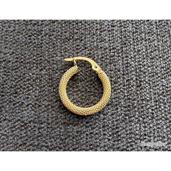 Jolie boucle unique en or massif 18 carats - type cr�ole