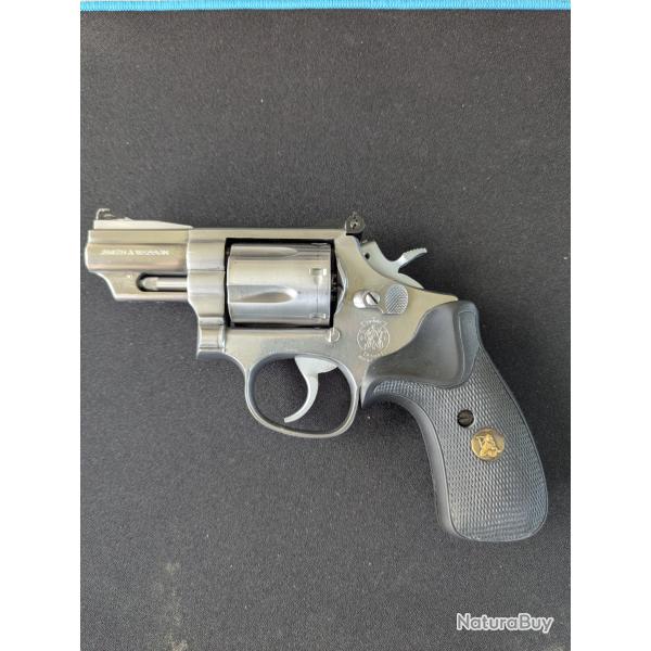 Smith& Wesson model 66-3 "combat magnum" 2.5 pouces