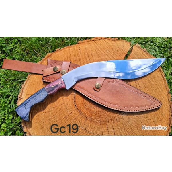 GC19 - Handmade Curved Knife with Leather Sheath - Artisan collection Piece