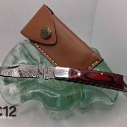 C12 - Couteau damas manche bois rouge veinage marqu&eacute; + &eacute;tui cuir