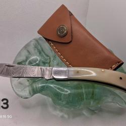 C13 - Couteau damas manche os naturel + &eacute;tui cuir