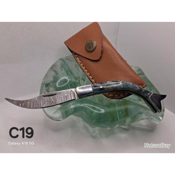 C19 - Couteau pliant damas courb� manche r�sine/bois + �tui cuir