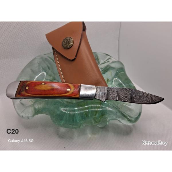 C20 - Couteau pliant damas manche bois teint� + �tui cuir