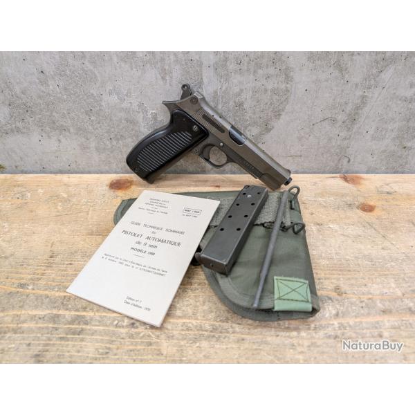 Pistolet r�glementaire Mac 50 - D4675