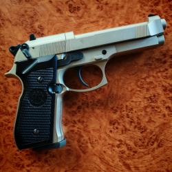 Pack pistolet BERETTA M92FS nickel&eacute; CO2 &agrave; plombs diabolos 4,5mm