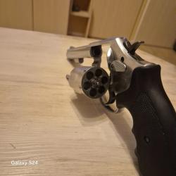 Vend revolver smith&wesson calibre 38 sp&eacute;cial 650�