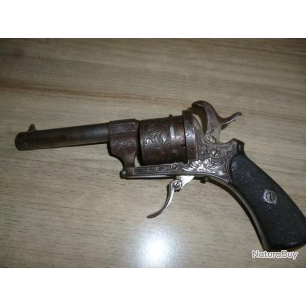revolver a broche