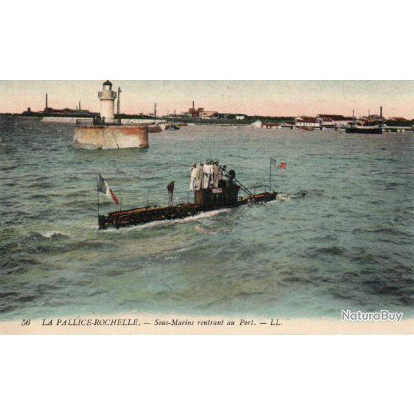 Carte postale La Pallice-La Rochelle, Sous-Marins rentrant au Port  -N�8199